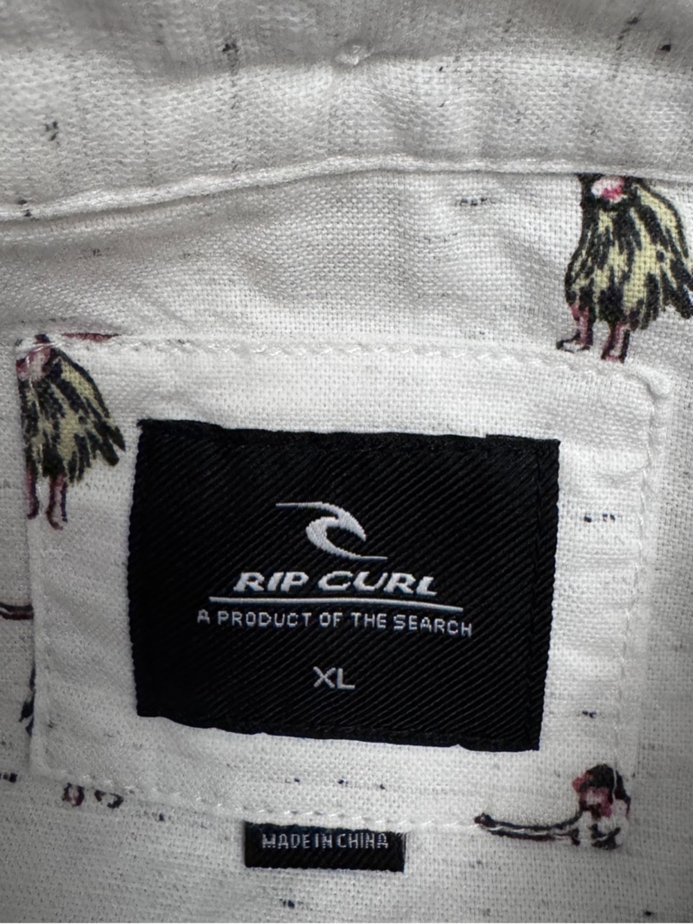 White SS Button-Up Shirt with All-Over Hula Dancer Print by Rip Curl size XL - Picture 2 of 10